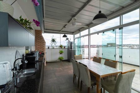 Apartamento à venda com 167m², 3 quartos e 2 vagas Apartamento à venda com 167m², 3 quartos e 2 vagasCobertura