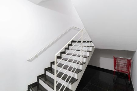 Apartamento à venda com 167m², 3 quartos e 2 vagas Apartamento à venda com 167m², 3 quartos e 2 vagasHall de Entrada