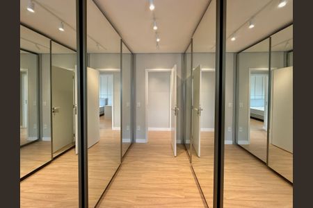 Apartamento para alugar com 227m², 3 quartos e 4 vagasCloset da Suíte 1