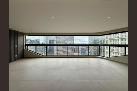 Apartamento para alugar com 227m², 3 quartos e 4 vagasVaranda