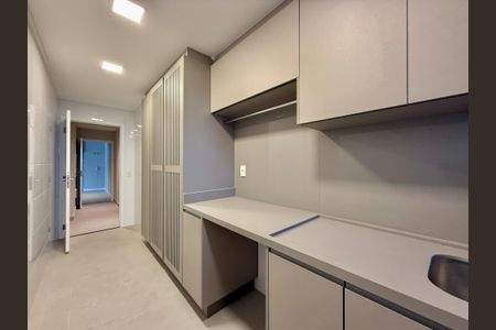 Apartamento para alugar com 227m², 3 quartos e 4 vagasÁrea de Serviço