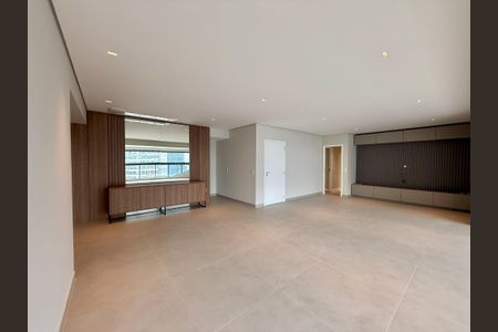 Apartamento para alugar com 227m², 3 quartos e 4 vagasSala
