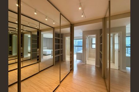 Apartamento para alugar com 227m², 3 quartos e 4 vagasCloset da Suíte 1