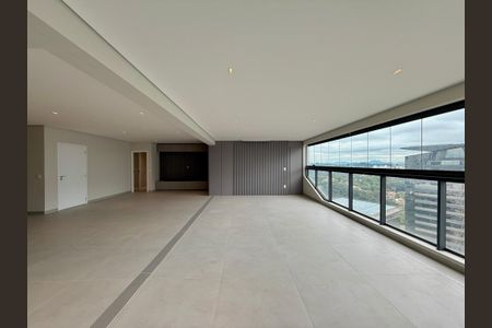 Apartamento para alugar com 227m², 3 quartos e 4 vagasVaranda