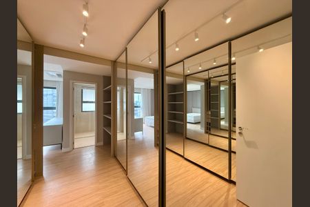Apartamento para alugar com 227m², 3 quartos e 4 vagasCloset da Suíte 1