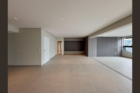 Apartamento para alugar com 227m², 3 quartos e 4 vagasSala