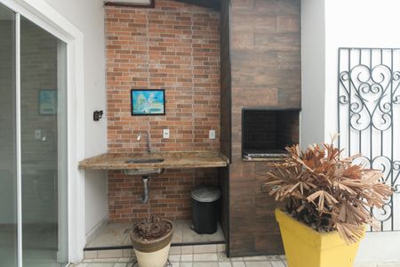 Apartamento à venda com 110m², 2 quartos e sem vagaÁrea comum