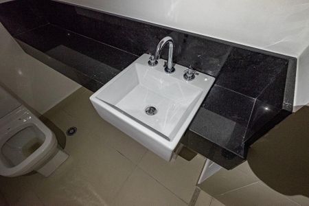 Apartamento à venda com 59m², 2 quartos e 1 vaga Apartamento à venda com 59m², 2 quartos e 1 vagaBanheiro Social