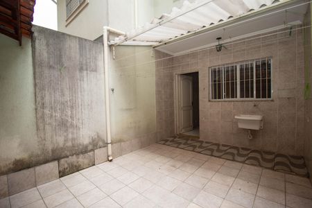 Casa para alugar com 115m², 2 quartos e 2 vagasQuintal