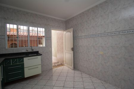 Casa para alugar com 115m², 2 quartos e 2 vagasCozinha