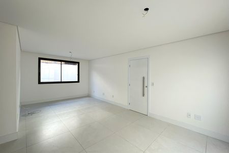Sala de apartamento à venda com 3 quartos, 137m² em Santa Tereza, Belo Horizonte