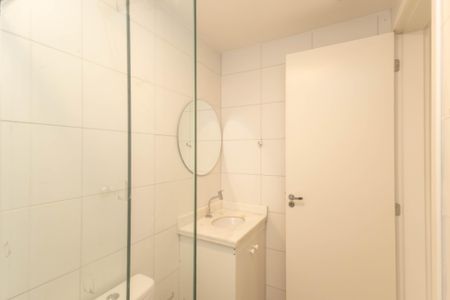 Banheiro de kitnet/studio para alugar com 1 quarto, 32m² em República, São Paulo