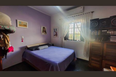 Casa à venda com 299m², 4 quartos e 4 vagas Casa à venda com 299m², 4 quartos e 4 vagasQuarto 2