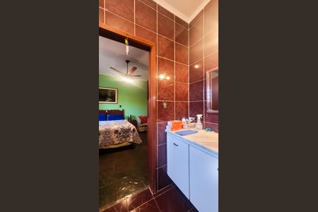 Casa à venda com 299m², 4 quartos e 4 vagas Casa à venda com 299m², 4 quartos e 4 vagasBanheiro da Suíte