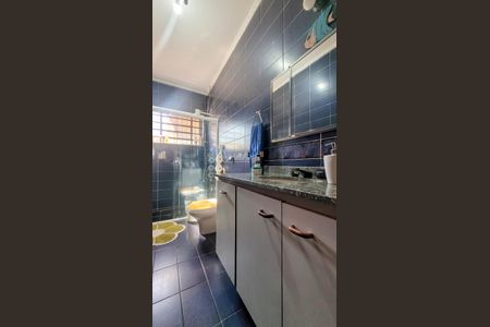 Casa à venda com 299m², 4 quartos e 4 vagas Casa à venda com 299m², 4 quartos e 4 vagasBanheiro Social