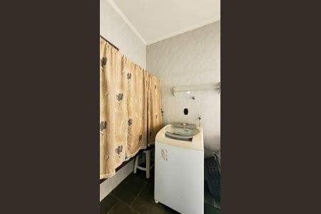 Casa à venda com 299m², 4 quartos e 4 vagas Casa à venda com 299m², 4 quartos e 4 vagasÁrea de Serviço