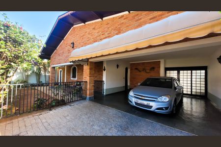 Casa à venda com 299m², 4 quartos e 4 vagas Casa à venda com 299m², 4 quartos e 4 vagasGaragem