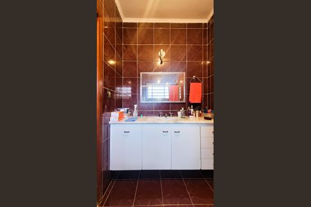 Casa à venda com 299m², 4 quartos e 4 vagas Casa à venda com 299m², 4 quartos e 4 vagasBanheiro da Suíte