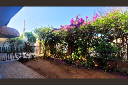 Casa à venda com 299m², 4 quartos e 4 vagas Casa à venda com 299m², 4 quartos e 4 vagasGaragem