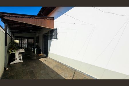 Casa à venda com 299m², 4 quartos e 4 vagas Casa à venda com 299m², 4 quartos e 4 vagasQuintal