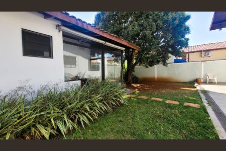 Casa à venda com 299m², 4 quartos e 4 vagas Casa à venda com 299m², 4 quartos e 4 vagasQuintal