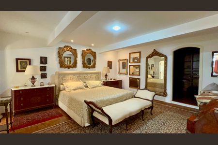 Apartamento à venda com 360m², 3 quartos e 2 vagas Apartamento à venda com 360m², 3 quartos e 2 vagasSuíte 2