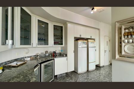 Apartamento à venda com 360m², 3 quartos e 2 vagas Apartamento à venda com 360m², 3 quartos e 2 vagasCozinha