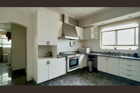 Apartamento à venda com 360m², 3 quartos e 2 vagas Apartamento à venda com 360m², 3 quartos e 2 vagasCozinha