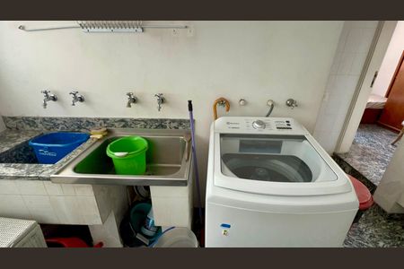 Apartamento à venda com 360m², 3 quartos e 2 vagas Apartamento à venda com 360m², 3 quartos e 2 vagasÁrea de Serviço