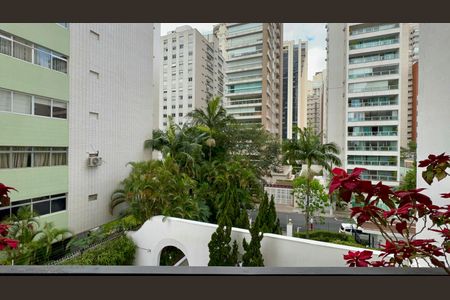 Apartamento à venda com 360m², 3 quartos e 2 vagas Apartamento à venda com 360m², 3 quartos e 2 vagasVista da Varanda