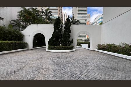 Apartamento à venda com 360m², 3 quartos e 2 vagas Apartamento à venda com 360m², 3 quartos e 2 vagasEntrada