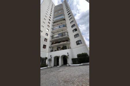 Apartamento à venda com 360m², 3 quartos e 2 vagas Apartamento à venda com 360m², 3 quartos e 2 vagasFachada