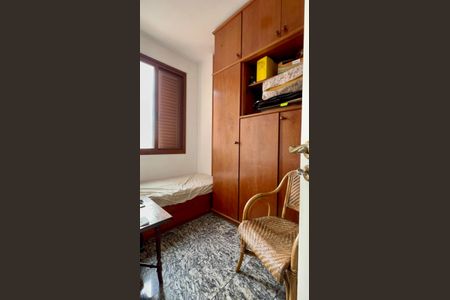 Apartamento à venda com 360m², 3 quartos e 2 vagas Apartamento à venda com 360m², 3 quartos e 2 vagasQuarto de Serviço