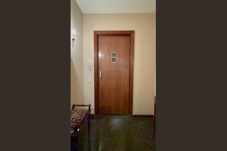 Apartamento à venda com 360m², 3 quartos e 2 vagas Apartamento à venda com 360m², 3 quartos e 2 vagasEntrada privHall de Entradava