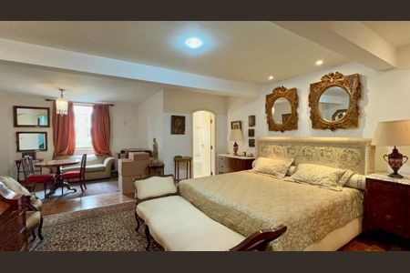 Apartamento à venda com 360m², 3 quartos e 2 vagas Apartamento à venda com 360m², 3 quartos e 2 vagasSuíte 2