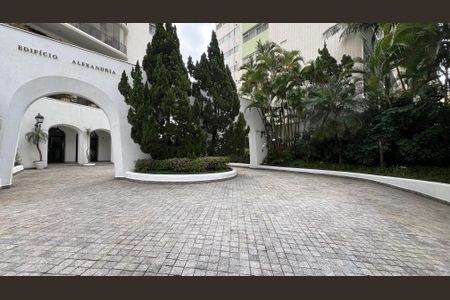 Apartamento à venda com 360m², 3 quartos e 2 vagas Apartamento à venda com 360m², 3 quartos e 2 vagasEntrada