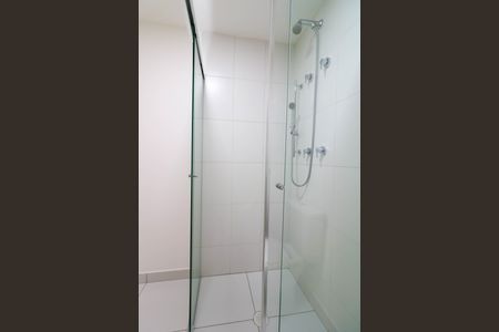 Banheiro de kitnet/studio para alugar com 1 quarto, 28m² em Brooklin, São Paulo