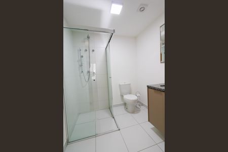 Banheiro de kitnet/studio para alugar com 1 quarto, 28m² em Brooklin, São Paulo