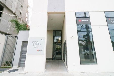 Studio para alugar com 28m², 1 quarto e sem vaga Studio para alugar com 28m², 1 quarto e sem vagaFachada