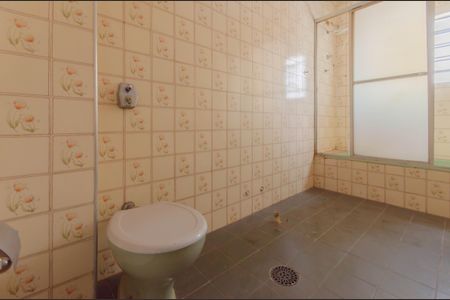 Casa para alugar com 160m², 3 quartos e 1 vaga Casa para alugar com 160m², 3 quartos e 1 vagaBanheiro Social