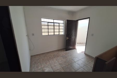 Sala de casa para alugar com 2 quartos, 95m² em Vila Amorim, Suzano