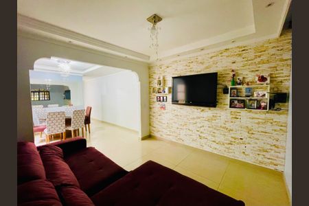 Casa de condomínio para alugar com 150m², 2 quartos e 2 vagasSala