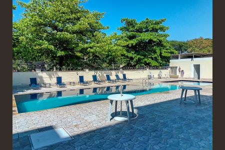 Apartamento à venda com 64m², 3 quartos e 1 vaga Apartamento à venda com 64m², 3 quartos e 1 vagaÁrea comum - Piscina