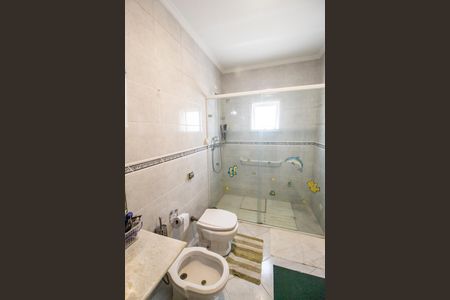 Casa de condomínio à venda com 300m², 4 quartos e 4 vagas Casa de condomínio à venda com 300m², 4 quartos e 4 vagasBanheiro Social