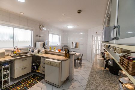 Casa de condomínio à venda com 300m², 4 quartos e 4 vagas Casa de condomínio à venda com 300m², 4 quartos e 4 vagasCozinha