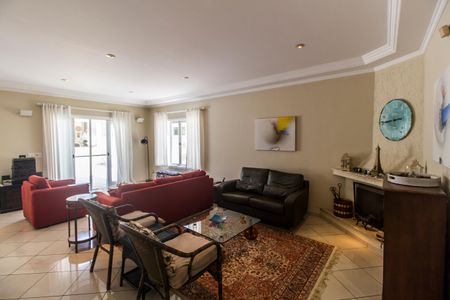 Casa de condomínio à venda com 300m², 4 quartos e 4 vagas Casa de condomínio à venda com 300m², 4 quartos e 4 vagasSala