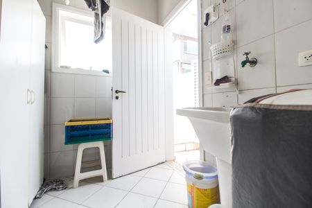 Casa de condomínio à venda com 300m², 4 quartos e 4 vagas Casa de condomínio à venda com 300m², 4 quartos e 4 vagasÁrea de Serviço