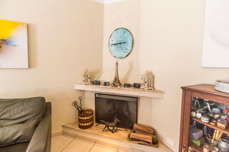 Casa de condomínio à venda com 300m², 4 quartos e 4 vagas Casa de condomínio à venda com 300m², 4 quartos e 4 vagasSala