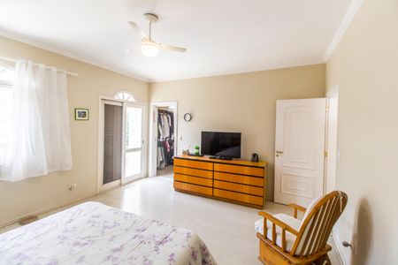 Casa de condomínio à venda com 300m², 4 quartos e 4 vagas Casa de condomínio à venda com 300m², 4 quartos e 4 vagasSuíte 1