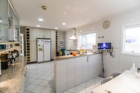 Casa de condomínio à venda com 300m², 4 quartos e 4 vagas Casa de condomínio à venda com 300m², 4 quartos e 4 vagasCozinha